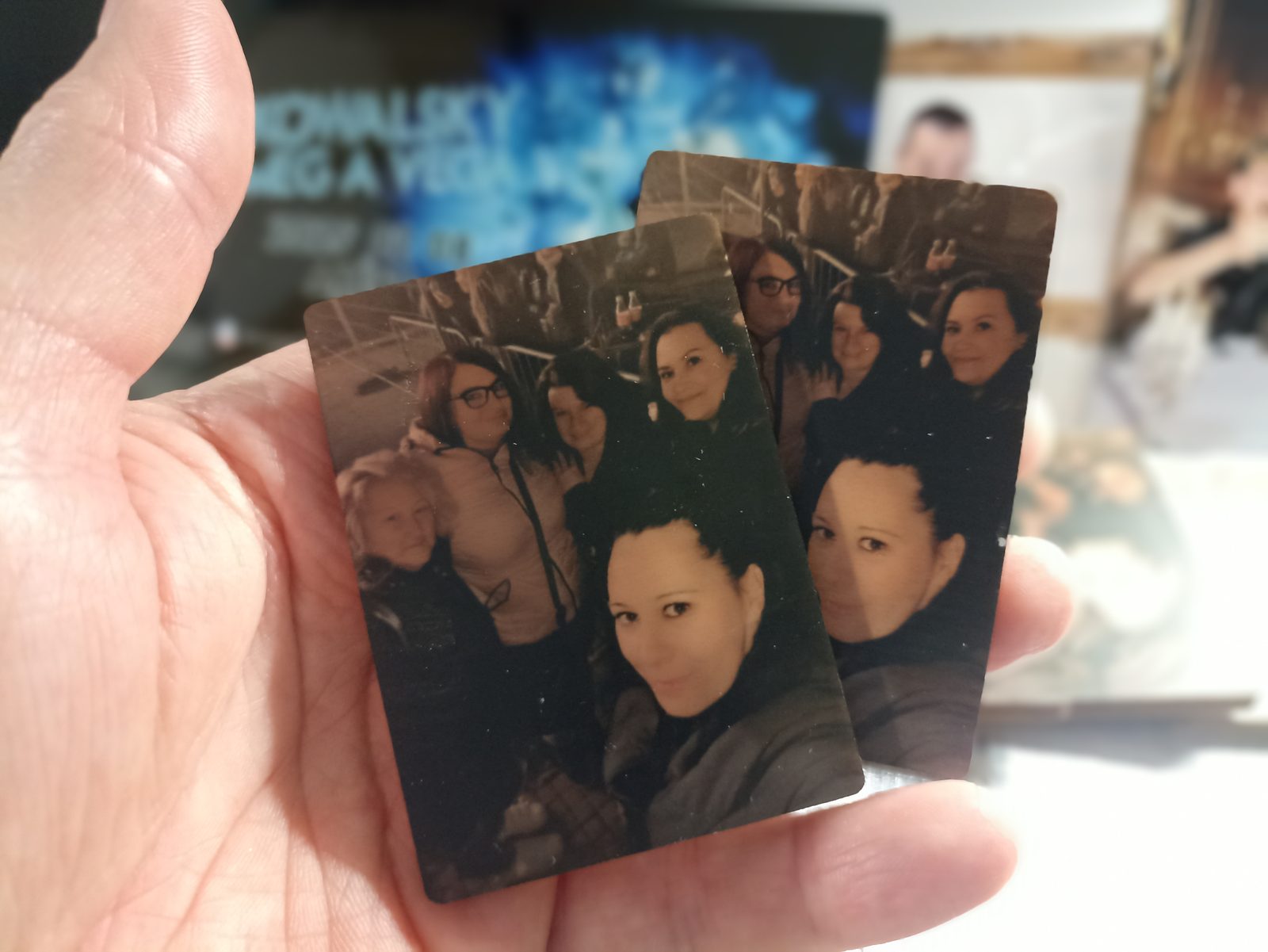 Csoportos fotós nyomtatott emlékkártya pár