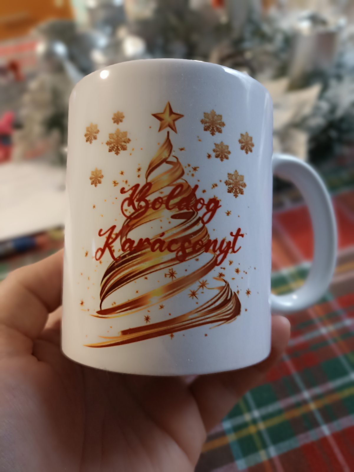 Boldog Karácsonyt arany fenyőfás bögre