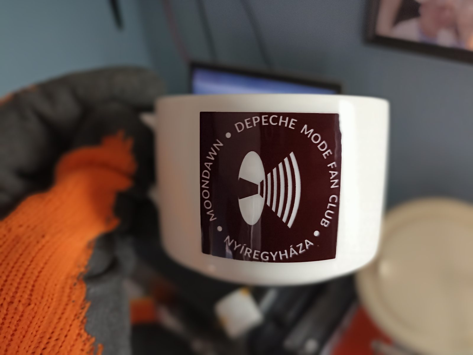 Depeche Mode Fan Club Nyíregyháza logós bögre