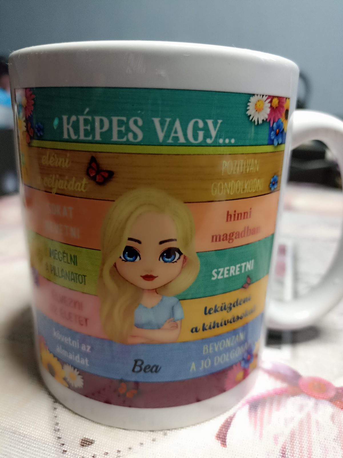 Képes vagy... motivációs bögre - Bea