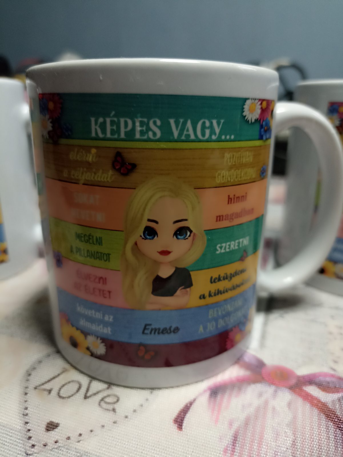 Képes vagy... motivációs bögre - Emese