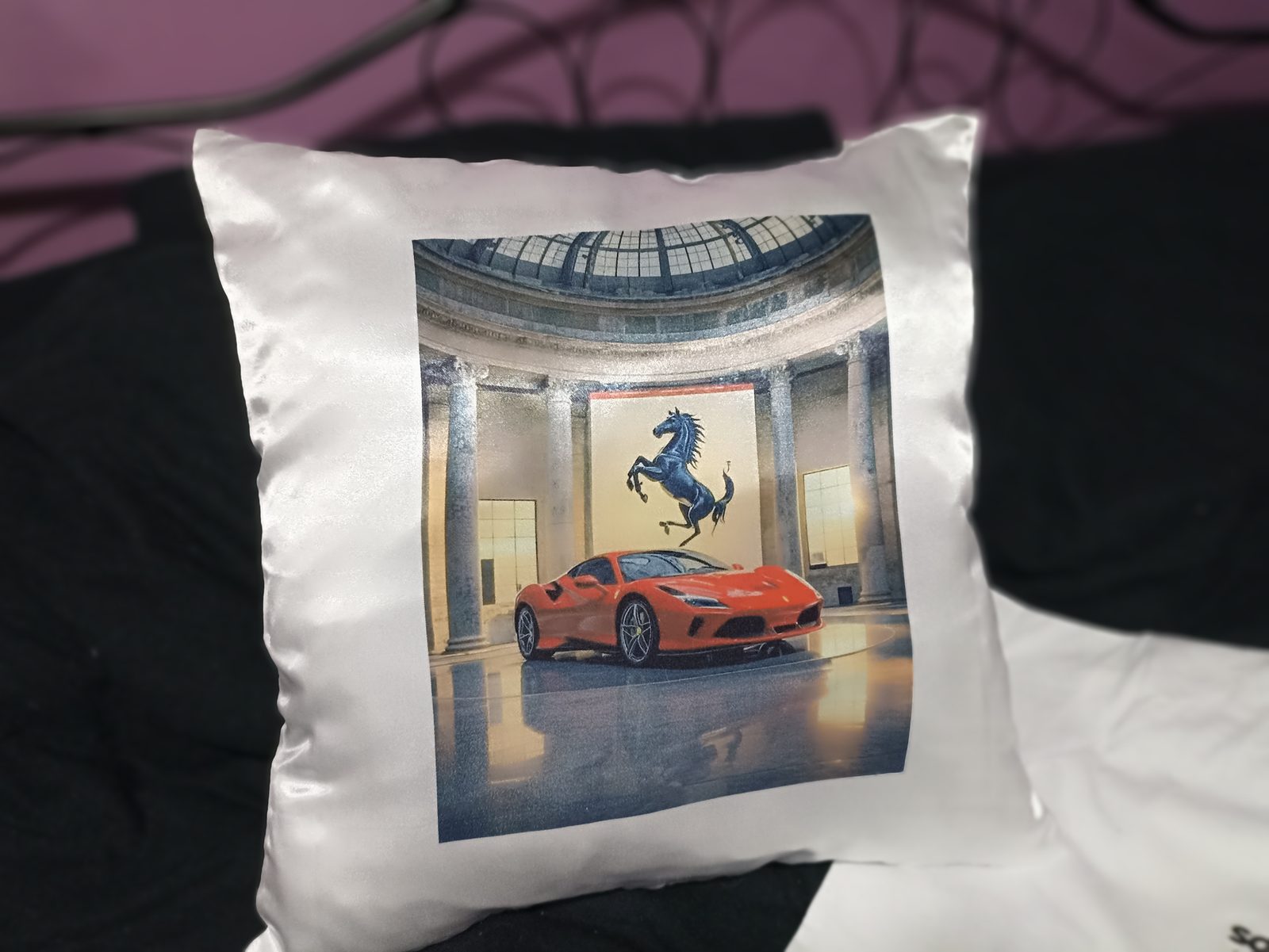 Ferrari fotós szatén díszpárna