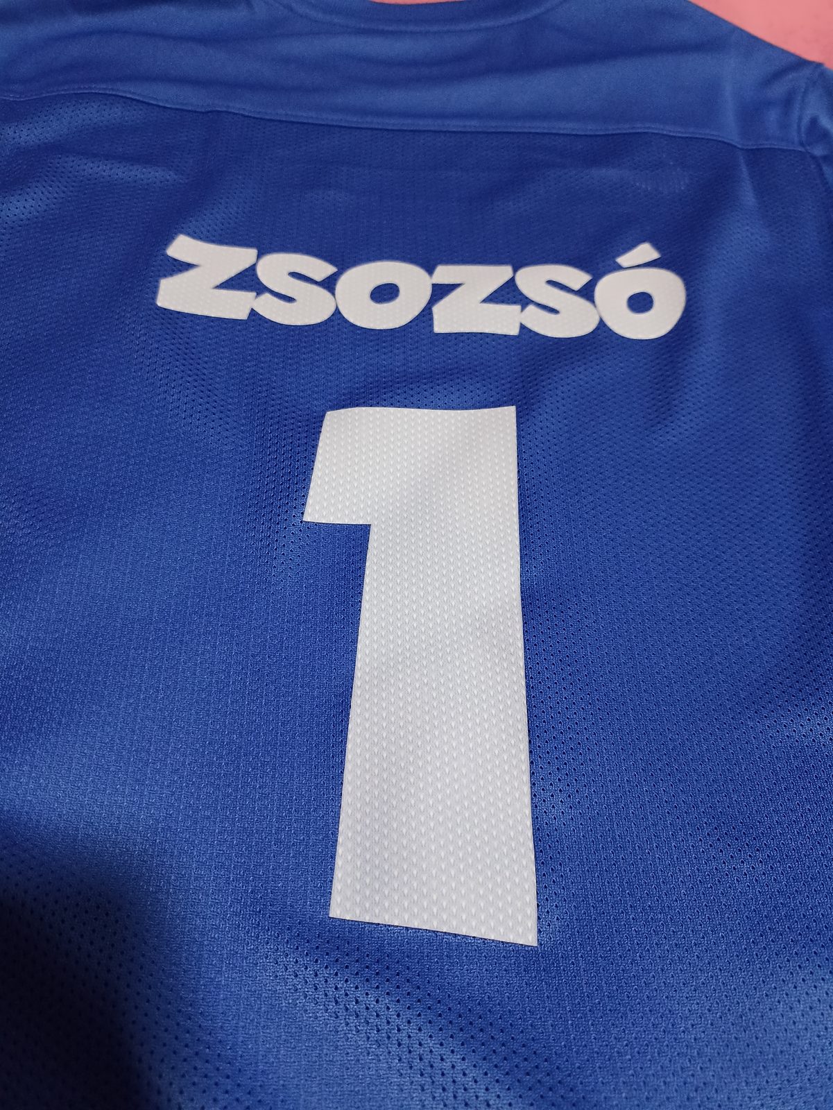 Zsozso 1-es szám feliratos kék sportmez